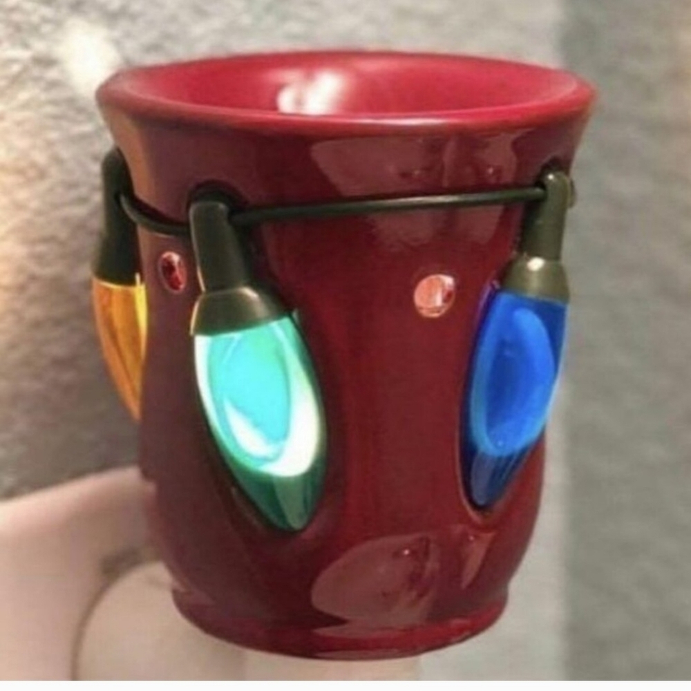 Holiday Lights Scentsy Plugin Mini Warmer - Picture 13 of 13